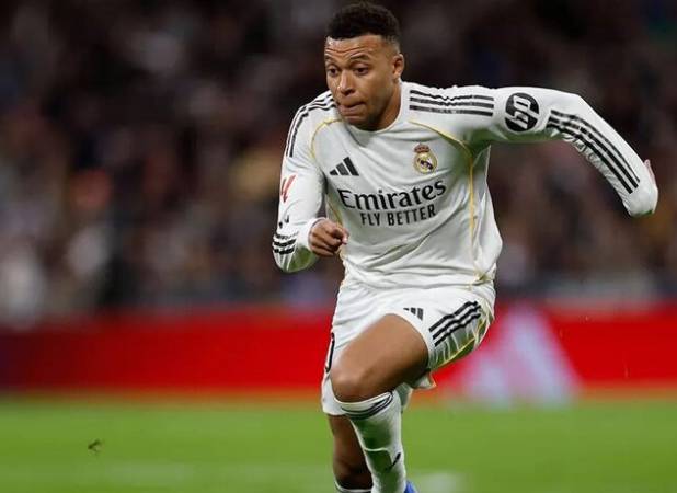 ام باپه پاریسی‌ها را تهدید کرد