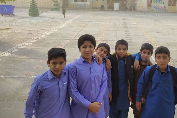 طوفان شدید مدارس دلگان را تعطیل کرد