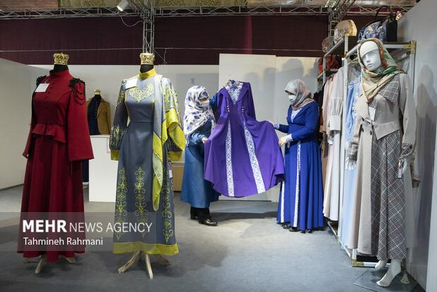 برگزاری دوازده دوره جشنواره مد و لباس فجر چه آورده‌ای داشته است؟