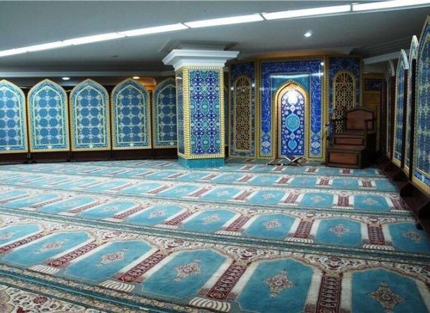 ۴۰۰۰ متر مربع فرش سجاده‌ای در نمازخانه مدارس استان بوشهر توزیع شد