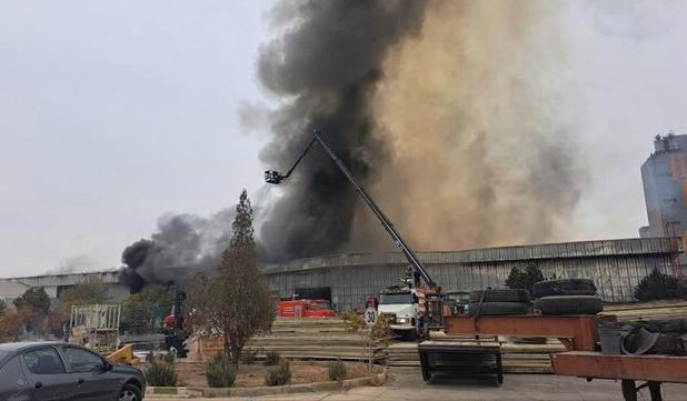 حریق گسترده در کارخانه کارتن‌سازی مورچه‌خورت با ۸ مصدوم