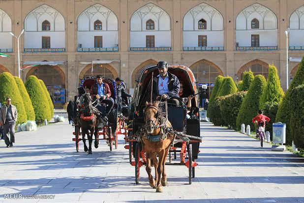 گردشگران خارجی در اصفهان بلاتکلیف نماندند