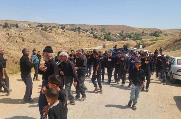 دسته‌ عزاداری ظهر عاشورا در روستای فخرالدین