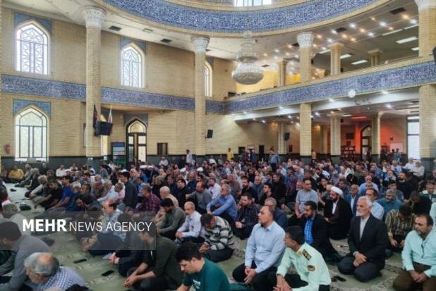 مردم ملارد با حضور در نماز جمعه، حملات رژیم صهیونیستی را محکوم کردند
