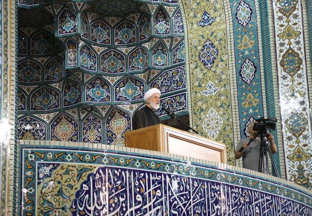 امام جمعه موقت تبریز: بصیرت مهارتی برای عبور از فتنه‌ها است
