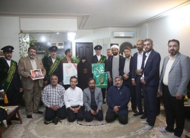 مادر شهید دخانچی توسط جمعی از اصحاب رسانه استان قم تجلیل شد