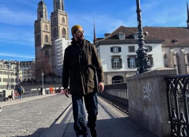 استایل بازیگر سریال پایتخت در خیابان‌های کپنهاگ