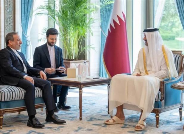 دیدار عراقچی با امیر قطر در دوحه