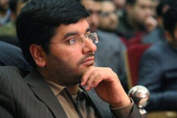 جرئت مطالبه گری از بخش های مختلف را دارم