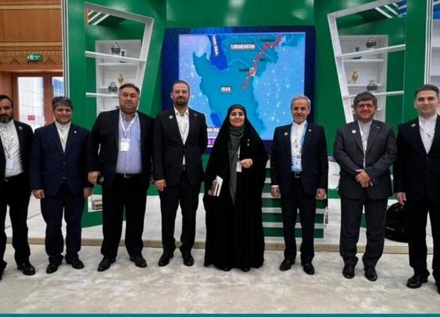 بازدید وزیر راه از غرفه ایران در اجلاس کشورهای محصور در خشکی