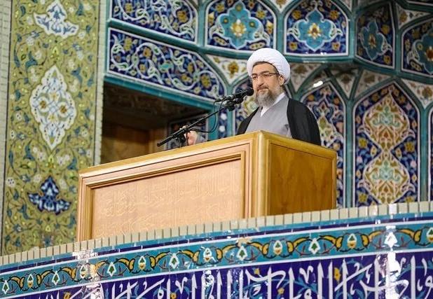 امام جمعه تبریز: آمریکا در خیال باطل خود تلاش دارد ایران را به انزوا بکشاند