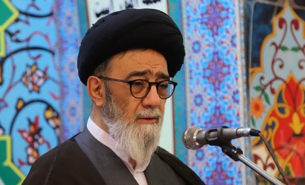 انتقاد آل‌هاشم از کم‌توجهی به روز شعر و ادب