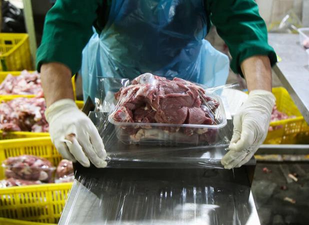 رضایی: ۵۷ هزار تن گوشت در کشتارگاه‌های استان مرکزی استحصال شد