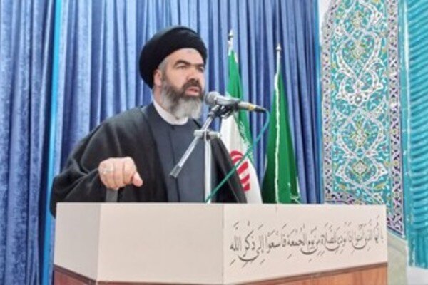 واکنش امام جمعه گلستان به تحریف نام خلیج فارس: مانند دماوند استواریم