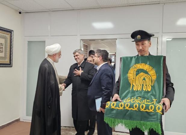 عطر رضوی در کردستان؛ استقبال گرم از خادمان حرم مطهر
