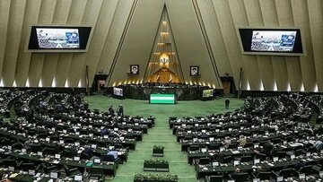 پس‌لرزه ادعاهای همتی علیه مجلس ادامه دارد