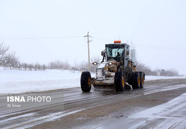 بارش سنگین برف در محورهای لرستان / محور گاماسیاب بازگشایی شد