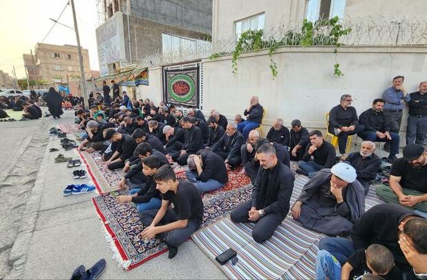 برگزاری مجلس روضه عصر عاشورا در منزل رزمنده دفاع مقدس اهل خراسان شمالی