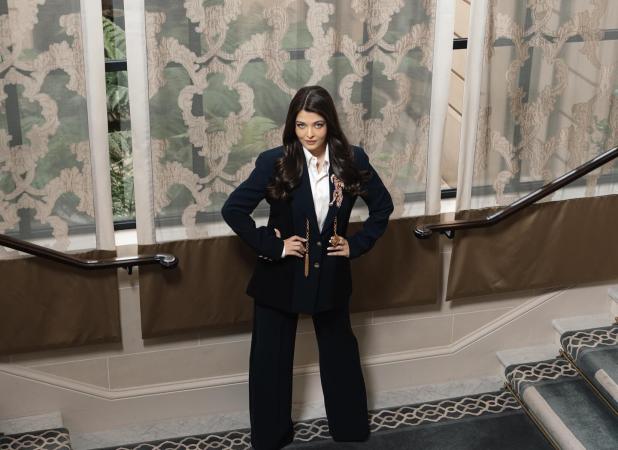 جذابیت آیشورایا در ۵۲ سالگی همه را خیره کرد