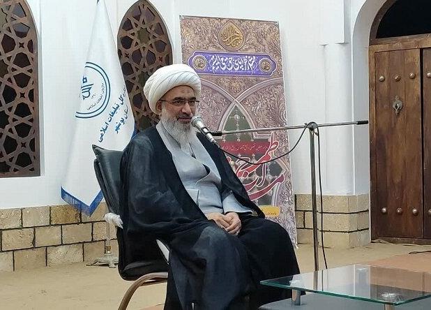 الگوی رفتاری حضرت زهرا (س) در جامعه تبیین و ترویج شود