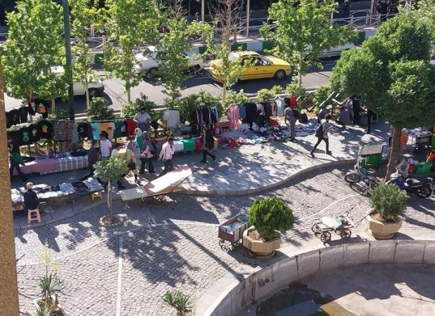 انتقال دست‌فروشان تئاتر شهر به زمین‌های معرفی شده توسط شهرداری