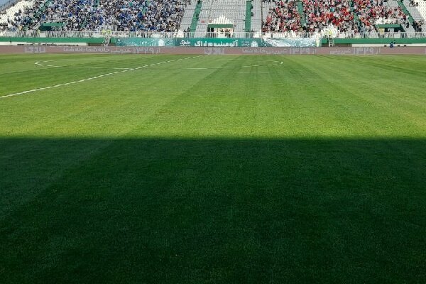 ظرفیت ورزشگاه امام خمینی اراک تکمیل شد