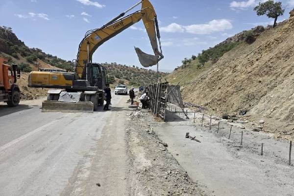 ایمن سازی محور ارتباطی سی سخت-بیاره در شهرستان دنا