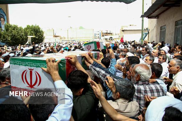 مراسم تشییع پیکر دو شهید حملات اخیر رژیم صهیونیستی در قم برگزار شد