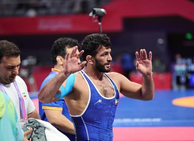 پیروزی طوفانی حسن یزدانی در لیگ برتر کشتی آزاد