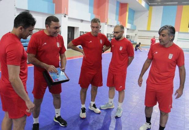 خوراکچی: با پنکه‌های رستورانی سالن را خنک می‌کنند/ اتحاد در تیم ملی فوتسال موج می‌زند