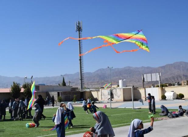 جشنواره باد بادک‌ها به مناسبت هفته کودک در بجنورد برگزار شد