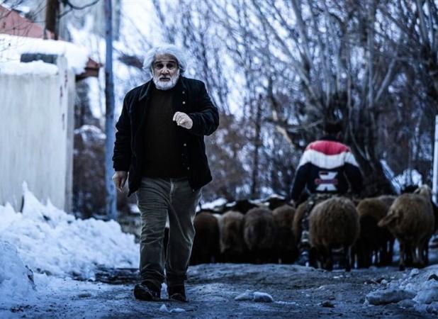 "چشم بادومی" روایتی ساده‌انگارانه از مسخ‌شدگی نسل جوان