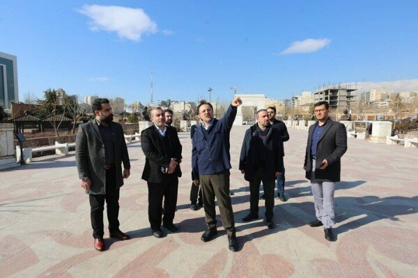 بازدید مدیرکل حوزه شهردار تهران از مجموعه عباس‌آباد