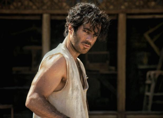 نوید پورفرج و یک نجاری که همه مشتریانش دختر هستند!