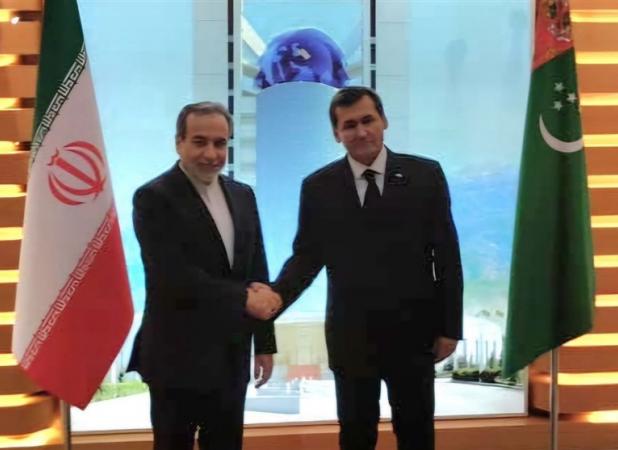سفر عراقچی به عشق‌آباد و دیدار با وزیر امور خارجه ترکمنستان