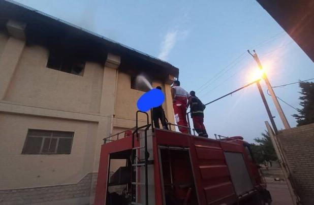 مهار آتش سوزی سالن ورزشی دهدشت  با مشارکت امدادگران جمعیت هلال احمر