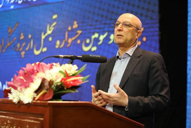 «مرجعیت علمی» و «تولید ثروت از دانش»محقق میشود