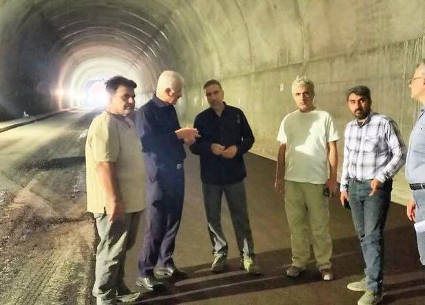 آغاز عملیات آسفالت‌ریزی در طولانی‌ترین تونل کرمانشاه