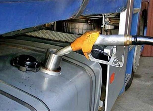 عرضه فیزیکی نفت‌گاز در رینگ داخلی بورس انرژی برای نخستین‌بار
