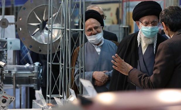 بازدید رهبر انقلاب از نمایشگاه توانمندی‌های صنعتی