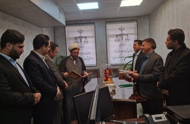 بازدید معاون قضایی رئیس قوه قضاییه از اداره ثبت اسناد و املاک خاتم