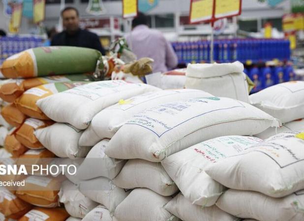  تأخیر ۱۰‌ ماهه در پرداخت ارز، واردات برنج را مختل کرده است/ برنج ایرانی حدود ۴۰ درصد نیاز کشور را تأمین می‌کند