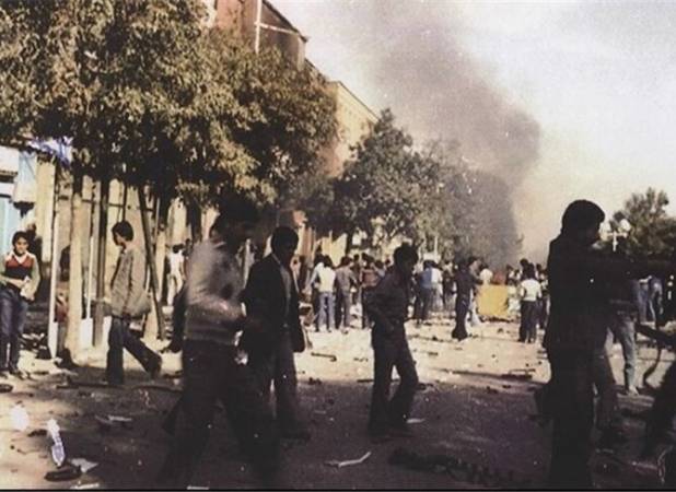 همدان سنگر استوار انقلاب؛ نخستین شهری که مجسمه شاه پایین آمد