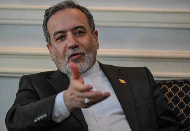 عراقچی: برای استقلالی‌ها احترام قائل هستم
