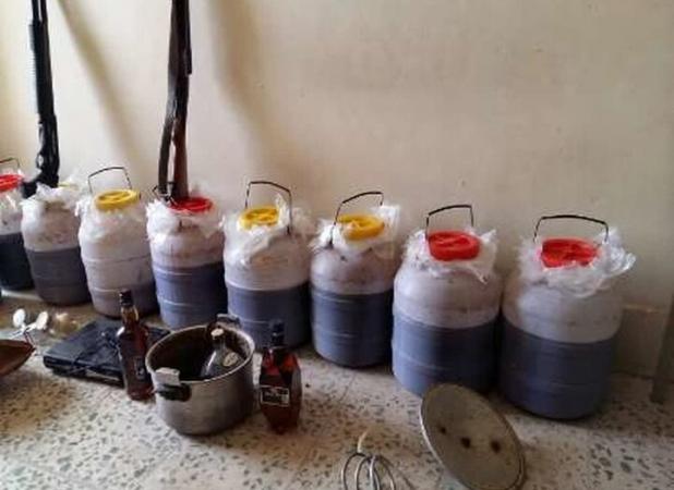 کشف ۱۵۰ لیتر مشروبات الکلی از باغ ویلایی در دماوند