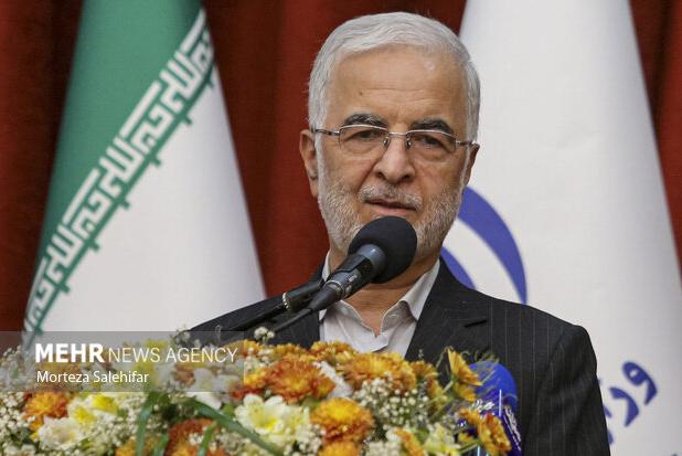 مومنی: پرونده انتخاب استانداران هفته آینده بسته می‌شود