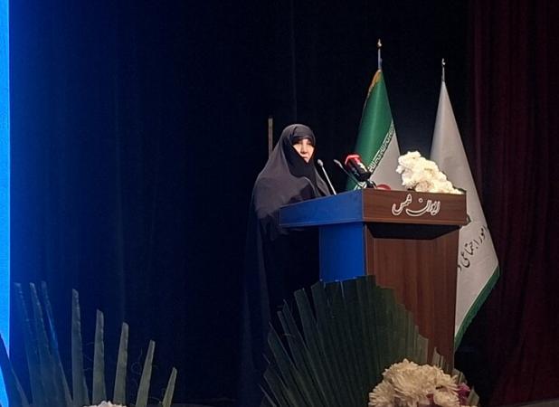 علاسوند: زنان باید با حفظ هویت زنانه در اجتماع نقش‌آفرین باشند