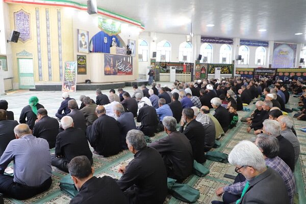 بصیرت یاران عاشورا، الگویی برای ایستادگی ملت ایران