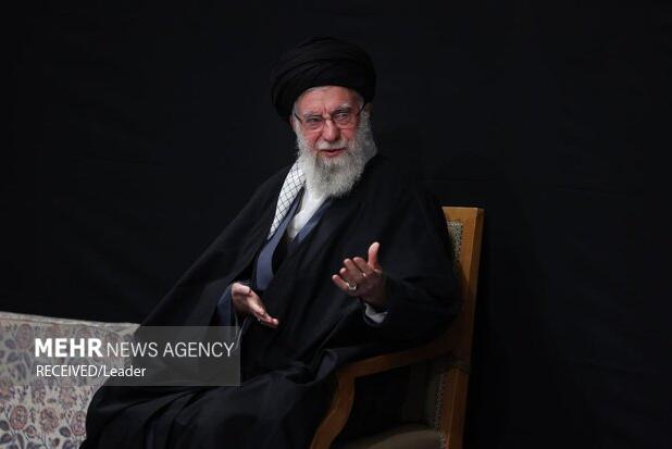 اولین شب مراسم عزاداری شهادت حضرت زهرا(س) با حضور رهبر انقلاب برگزارشد