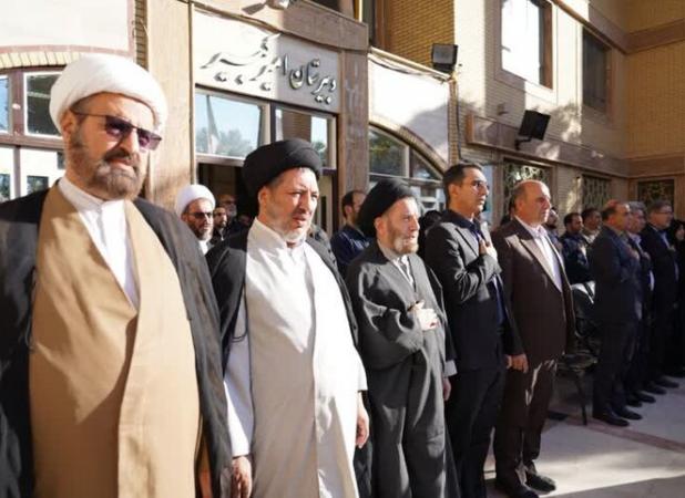 ۱۳ آبان نشانه بیداری و استقلال ملت ایران است